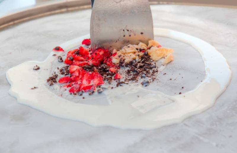 Numéro 1 de la machine à glace thailandaise, mix glace et formation en France