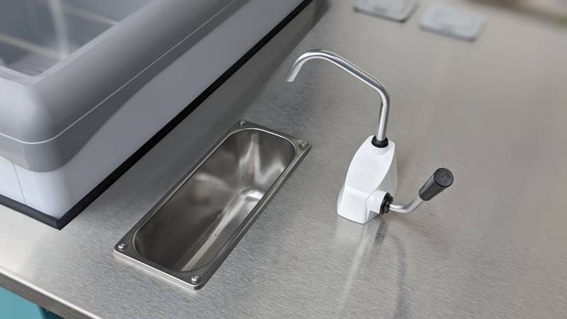 Achetez un stand glace ambulant compact et fonctionnel à Montpellier 34