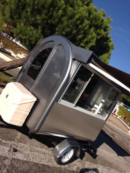 réalisation de remorque snack type air stream tout équipé à nantes 44000