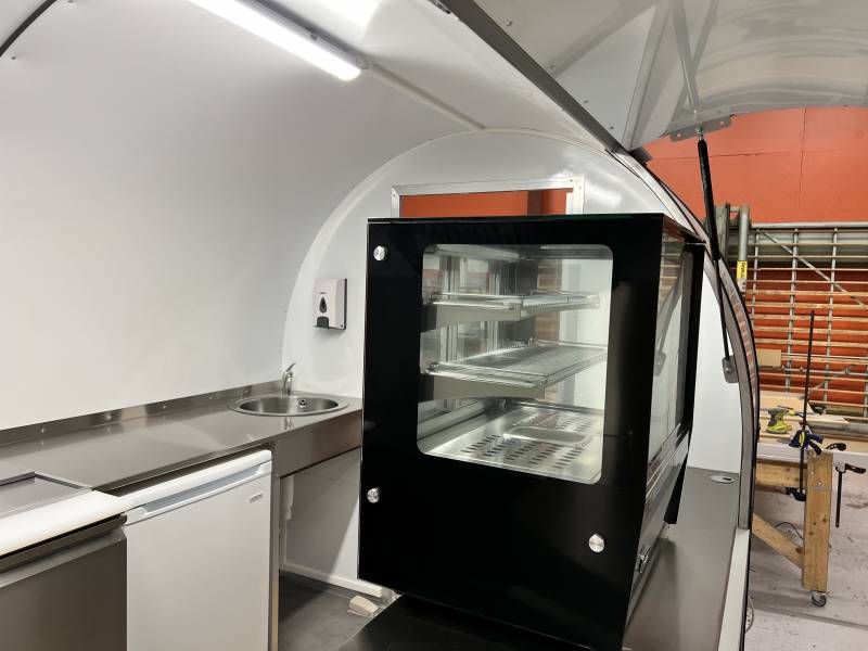 construction d'un foodtruck tout équipé aux normes Haccp à Nice 06