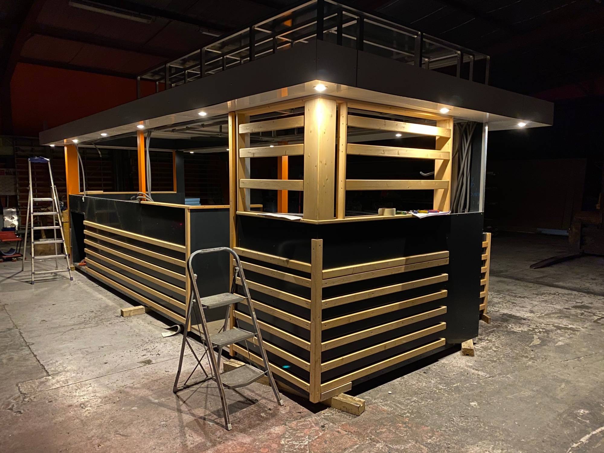 vente de kiosque snack sur-mesure pmr erp bardage bois