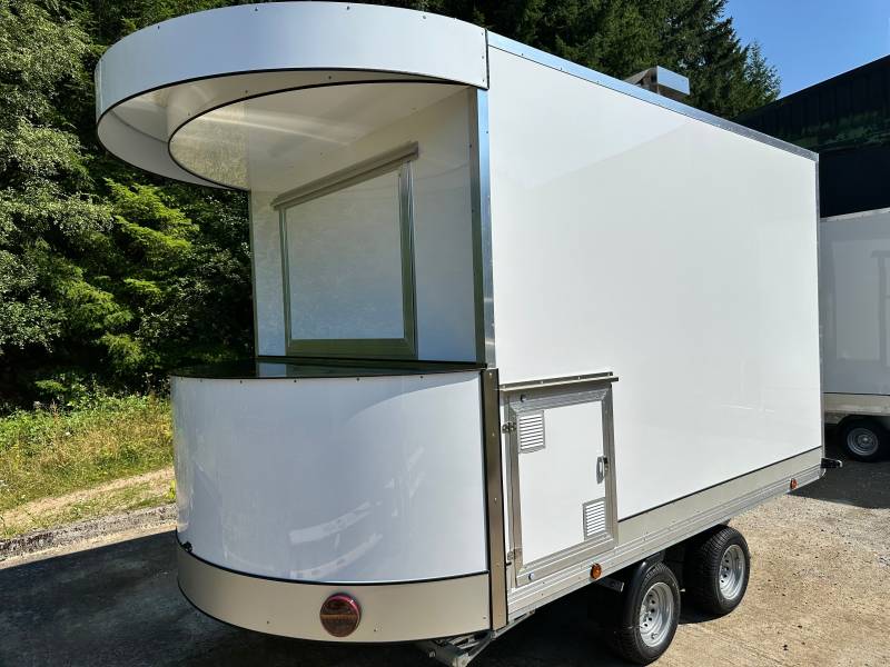 Où acheter un food truck crêpes tout équipé aux normes pour crêperie à Poitier 86 ?