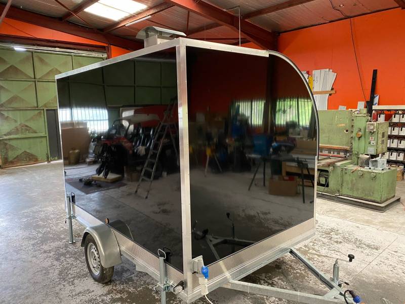 information et prix remorque food truck tout aménage pour la restauration ambulante au Mans