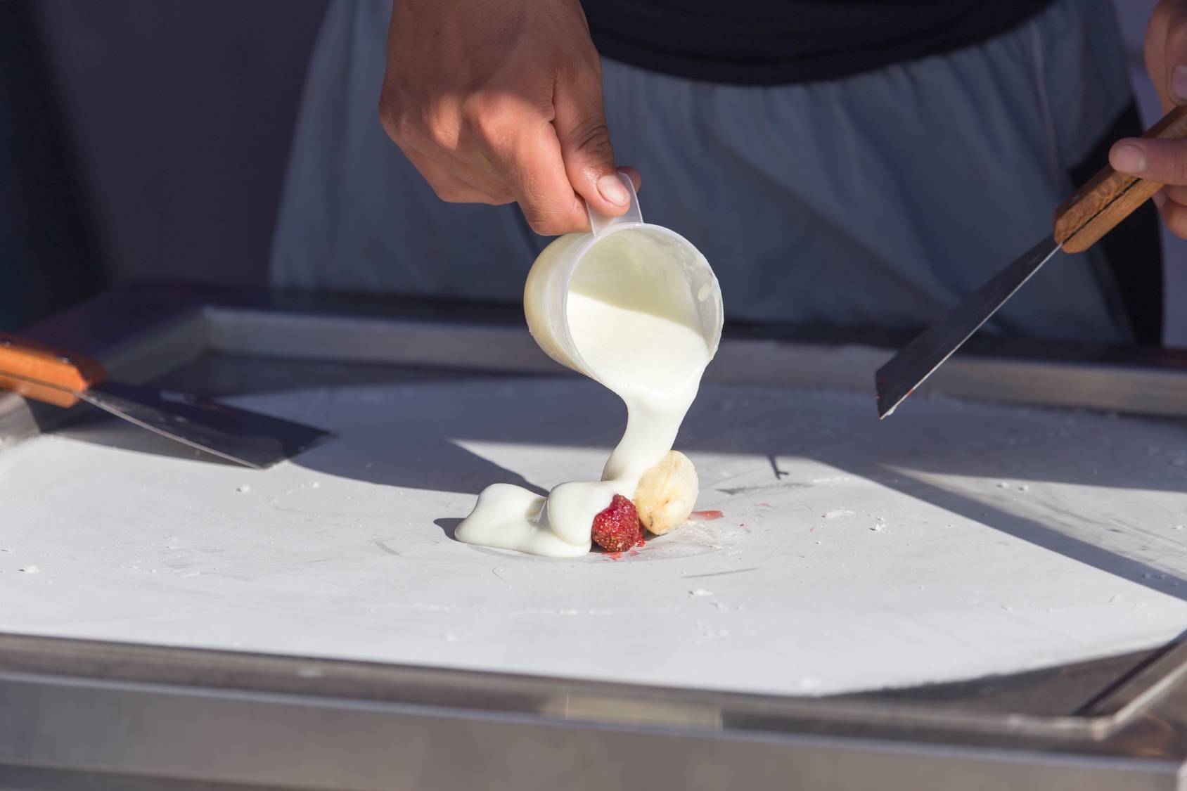 achat et vente de plancha réfrigérée pour la fabrication de glace thailandaise à Paris 75