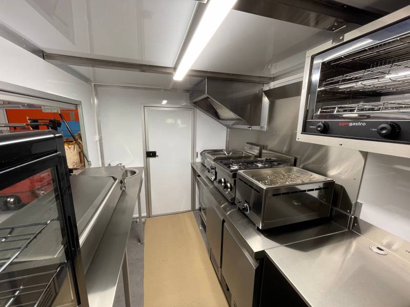vente de remorque food truck tout équipé aux normes pour la vente ambulante et la restauration dijon
