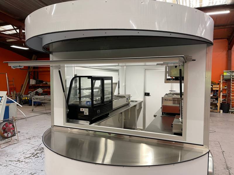 fabriquant de Food truck cuisine sur mesure tout équipé aux normes toulon