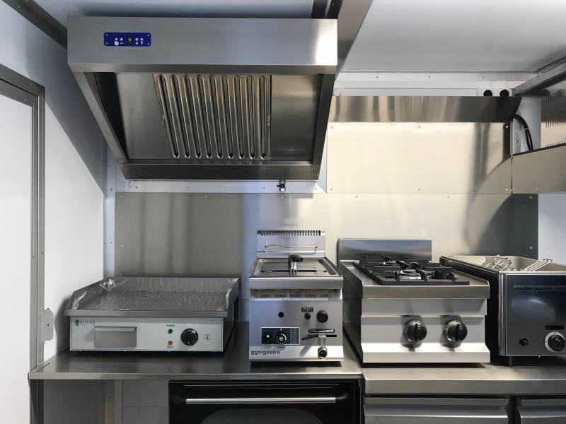 achat food truck aux normes tout équipé pour la vente de crêpe et de gaufre nantes