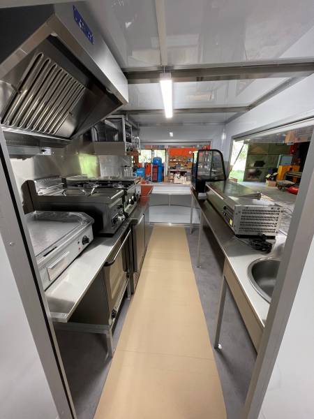 achat remorque food truck tout aménagé pour la vente et la cuisine Bordeaux